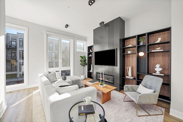 4232 W Belmont Avenue 5, Chicago, IL 60641
