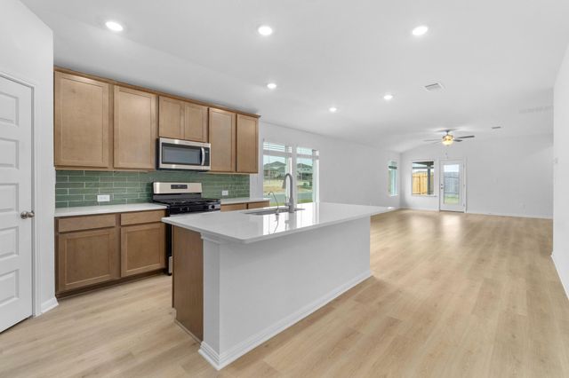 496 El Capitan LOOP, Dripping Springs, TX 78620