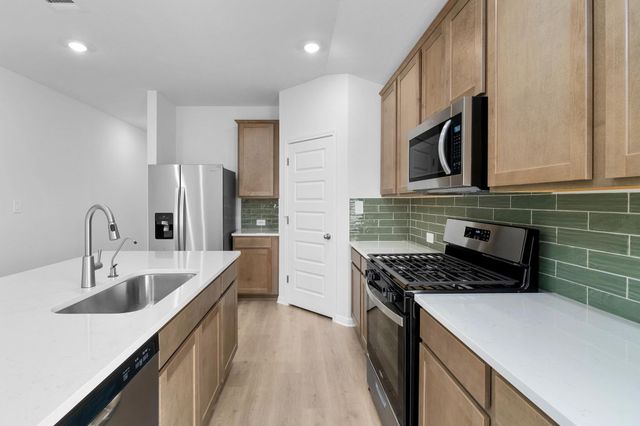 496 El Capitan LOOP, Dripping Springs, TX 78620