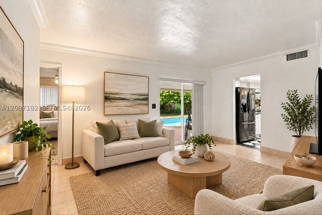 20120 Highland Lakes Blvd, Miami, FL 33179