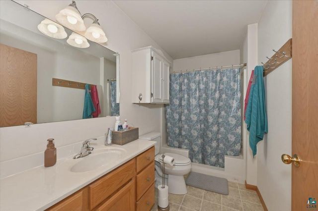 4119 E 1st St, Superior, WI 54880