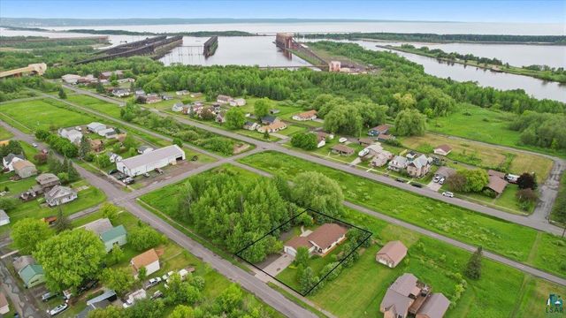 4119 E 1st St, Superior, WI 54880