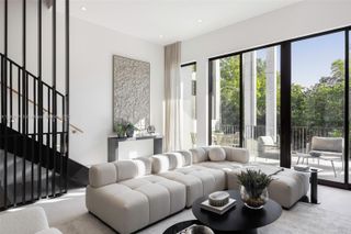 84 SW 28th Rd 5, Miami, FL 33129