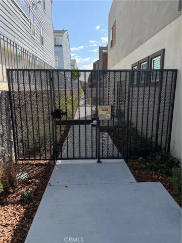 18090 PRAIRIE Avenue 101, Torrance, CA 90504
