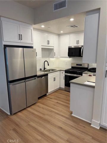 18090 PRAIRIE Avenue 101, Torrance, CA 90504