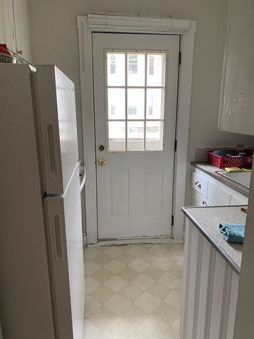 61-63 Chestnut 61, Wakefield, MA 01880