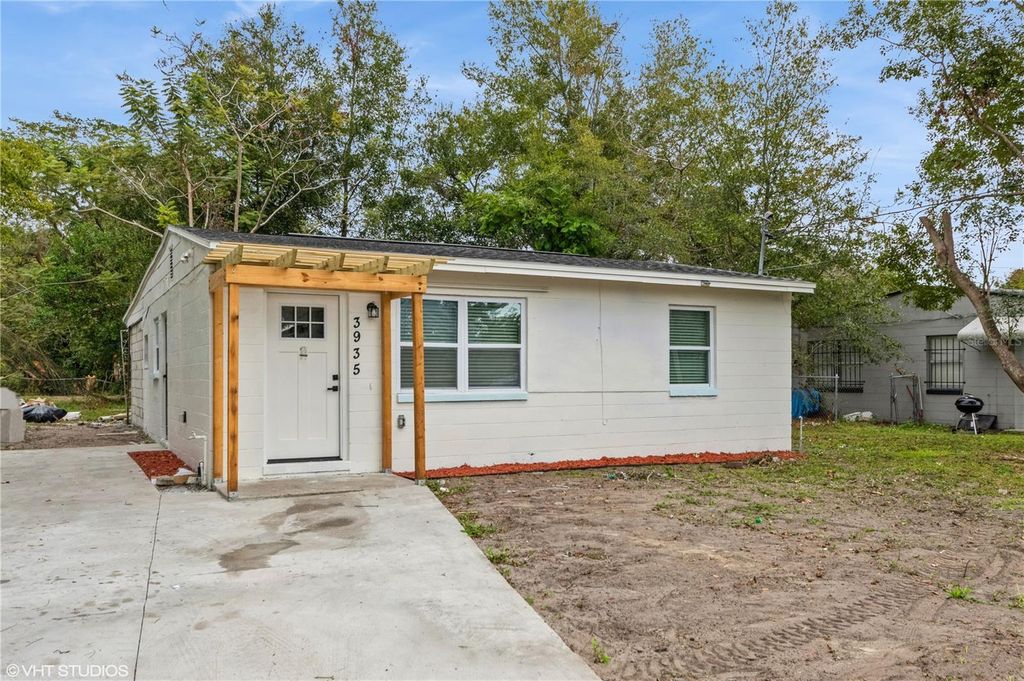 3935 WELLS STREET, Orlando, FL 32805