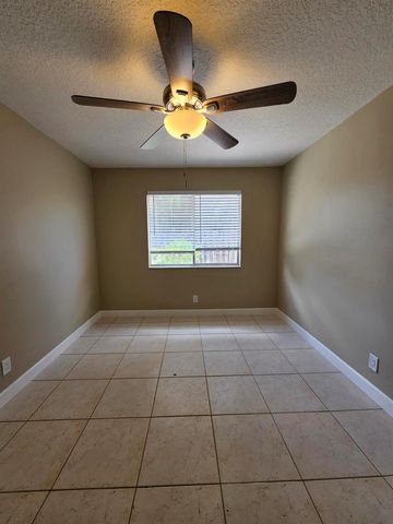 4876 Orleans Court A, Haverhill, FL 33415