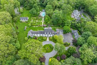 8 Stonegate Lane, Old Brookville, NY 11545
