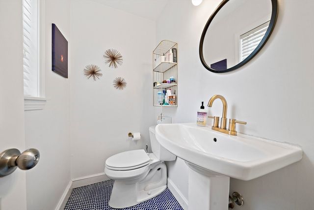 16 Chandler Dr, Marshfield, MA 02050