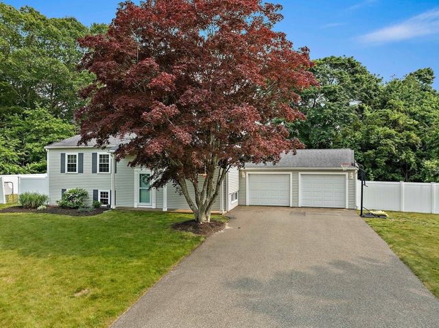 16 Chandler Dr, Marshfield, MA 02050
