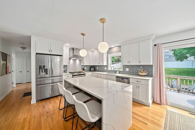 16 Chandler Dr, Marshfield, MA 02050