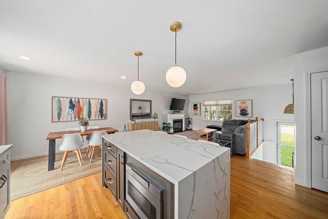 16 Chandler Dr, Marshfield, MA 02050