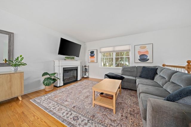 16 Chandler Dr, Marshfield, MA 02050