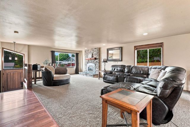 11007 E Rockwell Ave, Spokane Valley, WA 99206