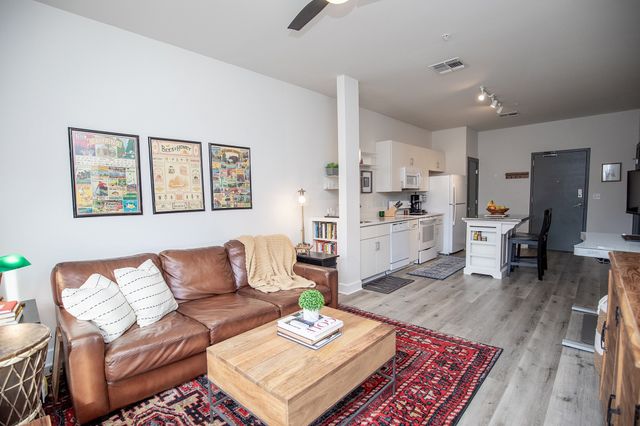 1900 12th Ave S Apt 317, Nashville, TN 37203