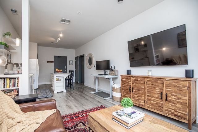 1900 12th Ave S Apt 317, Nashville, TN 37203