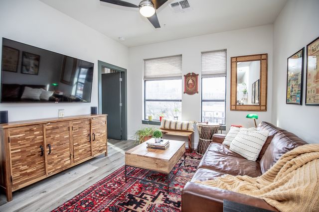 1900 12th Ave S Apt 317, Nashville, TN 37203