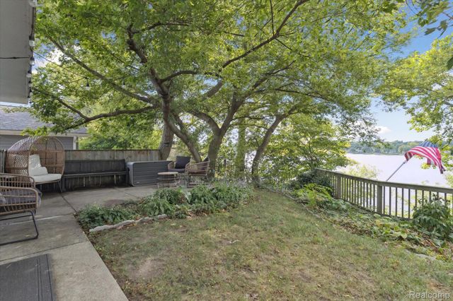 4475 Harp Drive, Fenton Charter Township, MI 48451