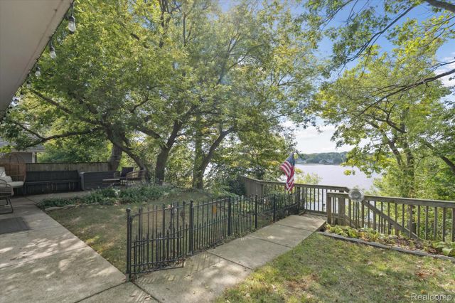 4475 Harp Drive, Fenton Charter Township, MI 48451