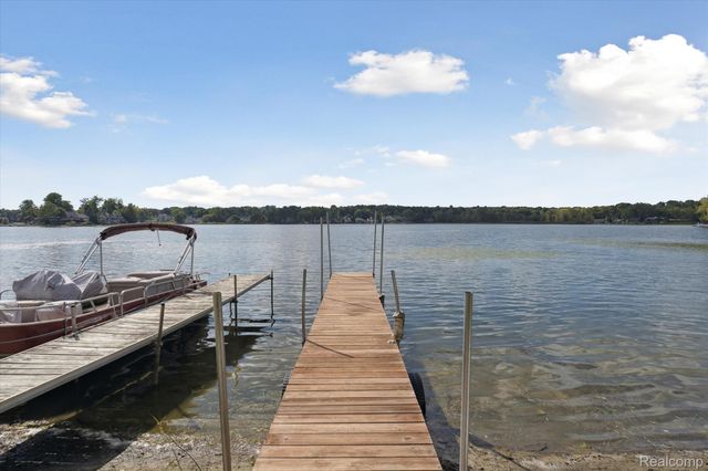 4475 Harp Drive, Fenton Charter Township, MI 48451