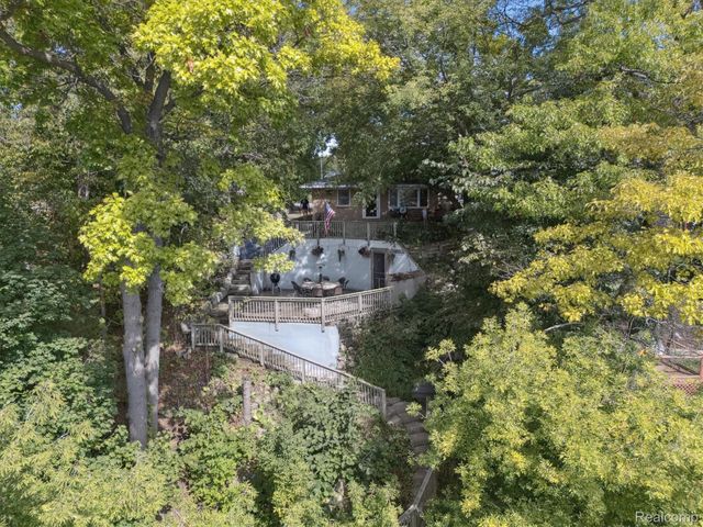 4475 Harp Drive, Fenton Charter Township, MI 48451