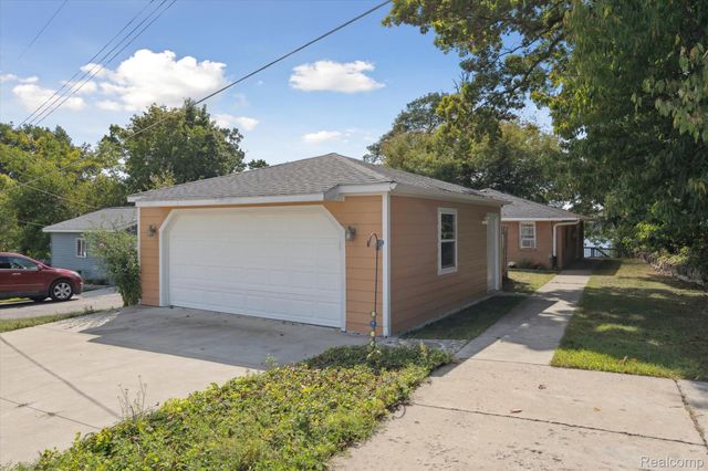 4475 Harp Drive, Fenton Charter Township, MI 48451