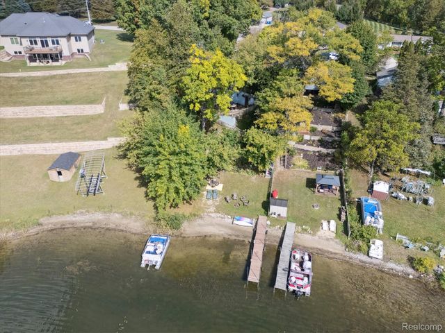 4475 Harp Drive, Fenton Charter Township, MI 48451