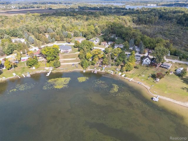 4475 Harp Drive, Fenton Charter Township, MI 48451