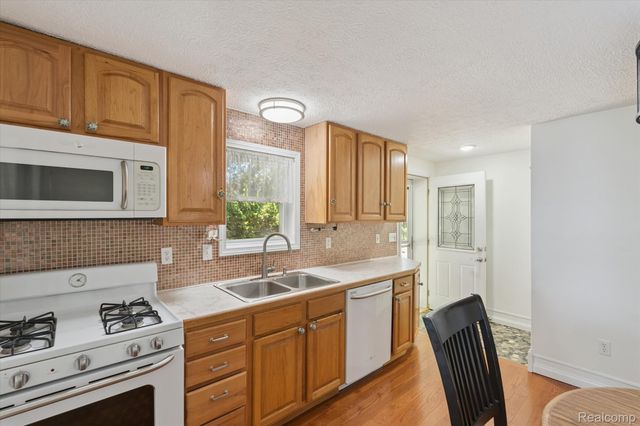4475 Harp Drive, Fenton Charter Township, MI 48451