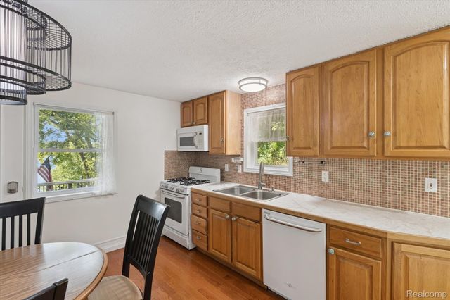 4475 Harp Drive, Fenton Charter Township, MI 48451
