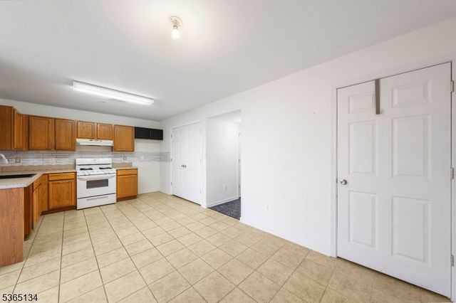 94 Passaic St, Trenton City, NJ 08618