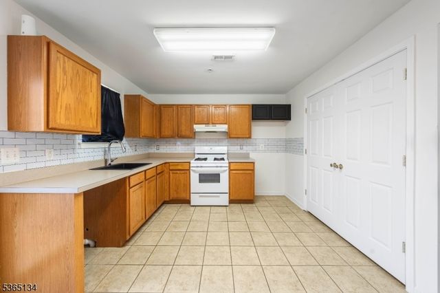 94 Passaic St, Trenton City, NJ 08618
