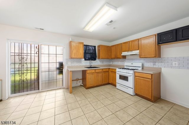 94 Passaic St, Trenton City, NJ 08618