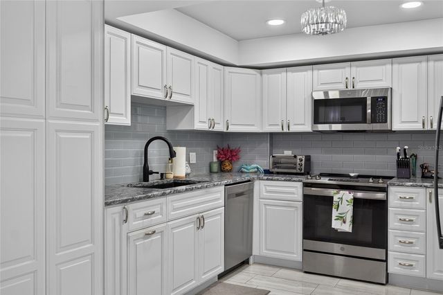 1 KEY CAPRI 704W, Treasure Island, FL 33706