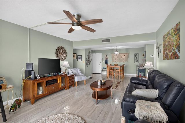 1 KEY CAPRI 704W, Treasure Island, FL 33706