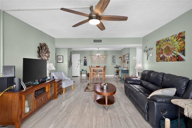 1 KEY CAPRI 704W, Treasure Island, FL 33706