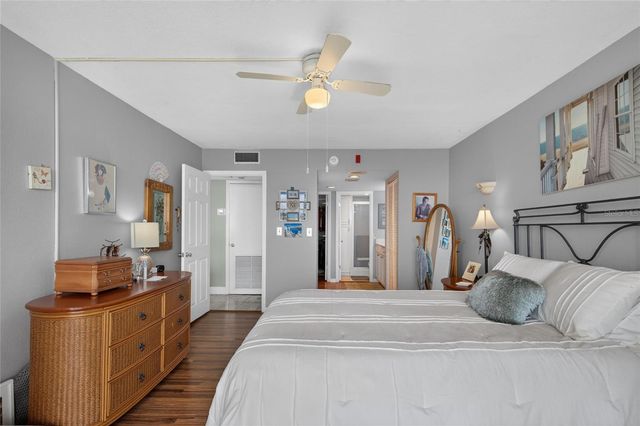 1 KEY CAPRI 704W, Treasure Island, FL 33706