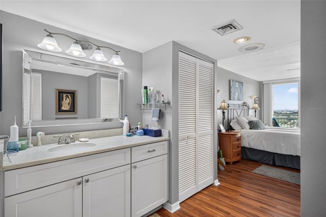 1 KEY CAPRI 704W, Treasure Island, FL 33706