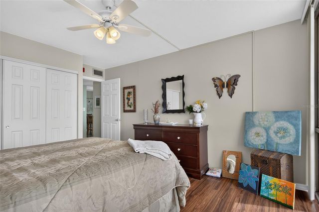 1 KEY CAPRI 704W, Treasure Island, FL 33706