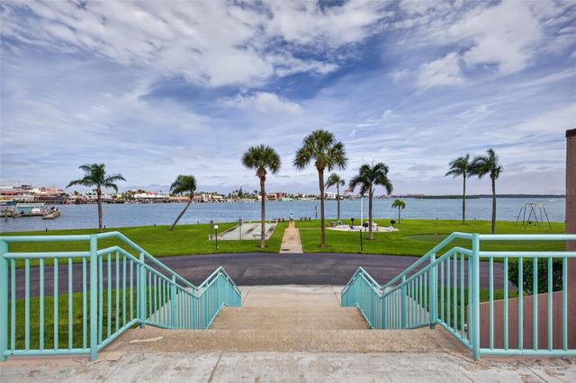 1 KEY CAPRI 704W, Treasure Island, FL 33706