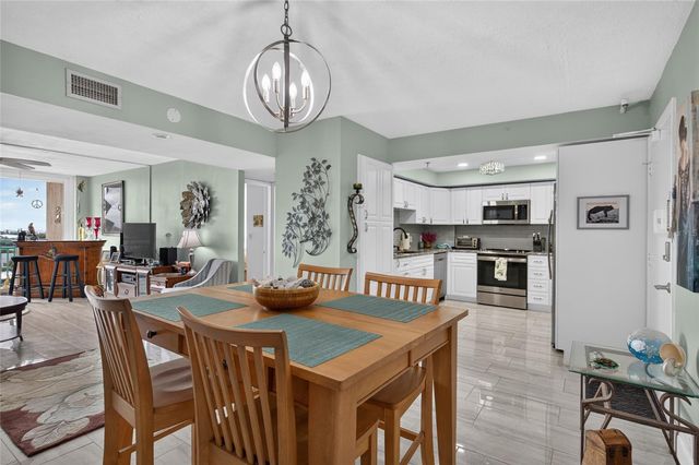 1 KEY CAPRI 704W, Treasure Island, FL 33706