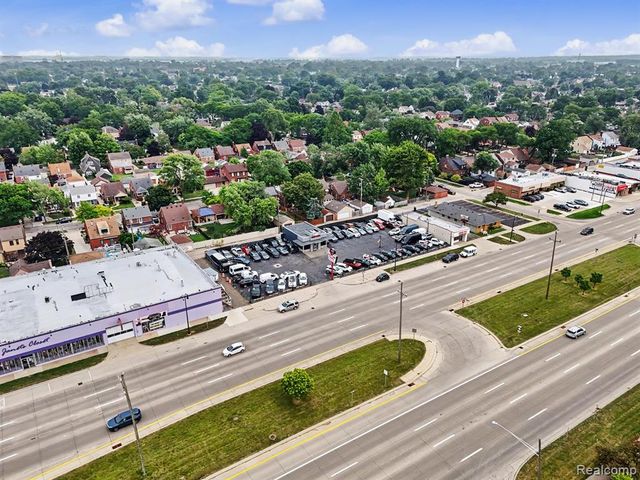2355 Fort Street, Wyandotte, MI 48192
