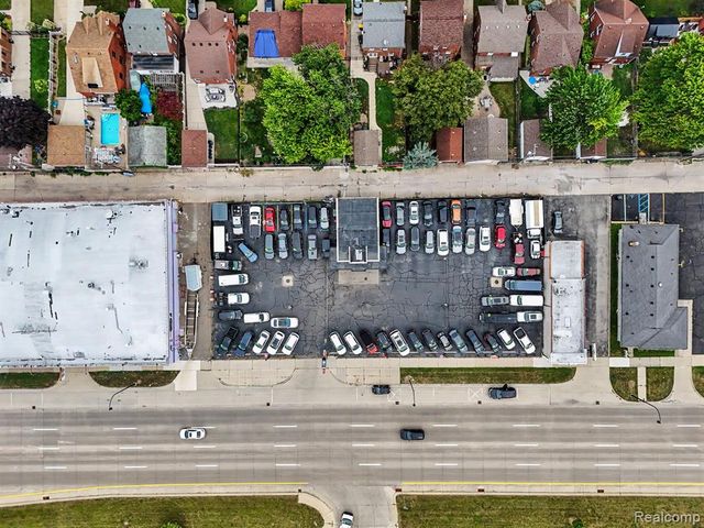 2355 Fort Street, Wyandotte, MI 48192