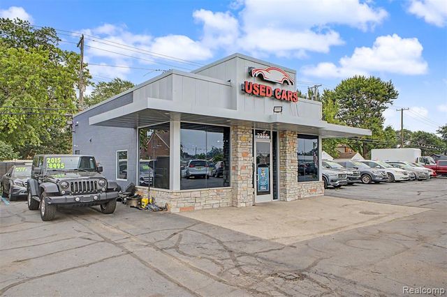 2355 Fort Street, Wyandotte, MI 48192