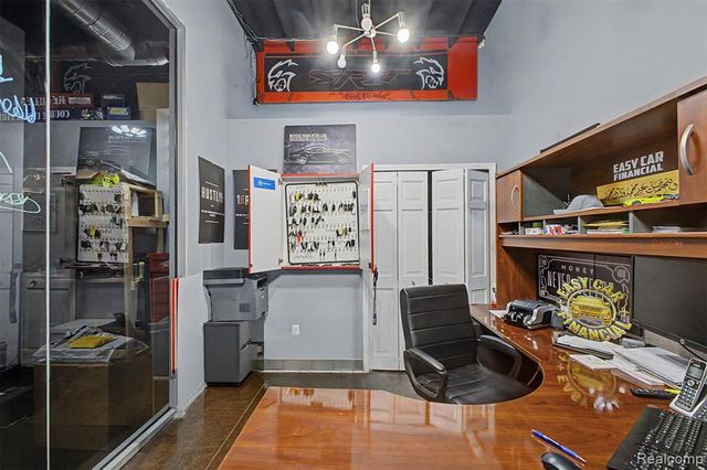 2355 Fort Street, Wyandotte, MI 48192