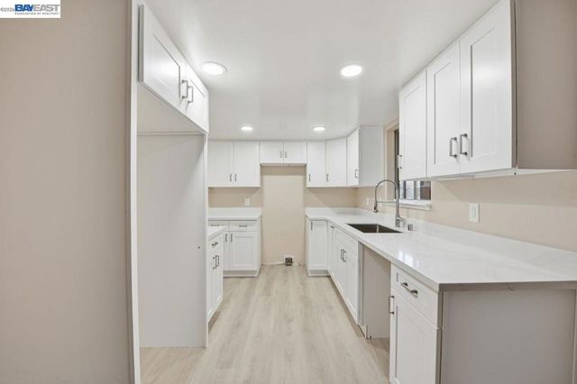 14544 Tiburon Rd, San Leandro, CA 94577