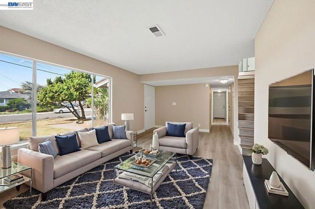 14544 Tiburon Rd, San Leandro, CA 94577