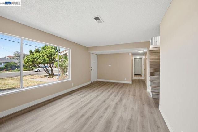 14544 Tiburon Rd, San Leandro, CA 94577