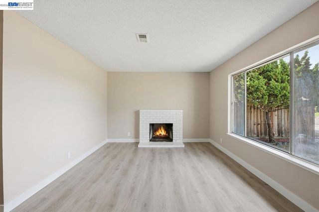 14544 Tiburon Rd, San Leandro, CA 94577